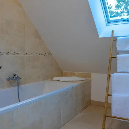 Du Soleil Dans La Ruelle - Les Hirondelles 别墅 *