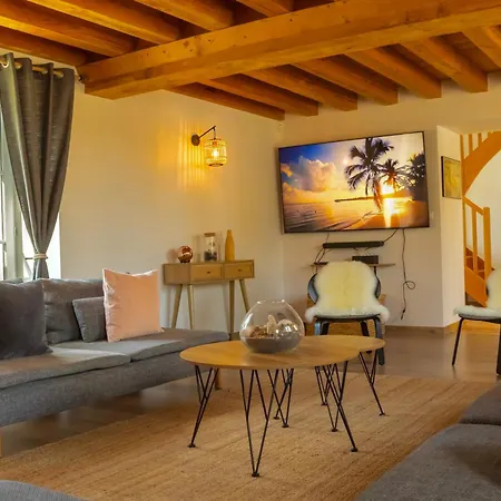 Du Soleil Dans La Ruelle - Les Hirondelles 别墅 *