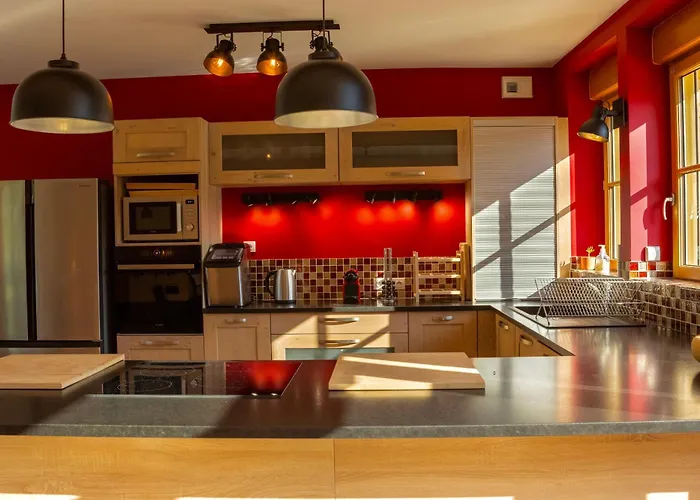 Villa Du Soleil Dans La Ruelle - Les Hirondelles