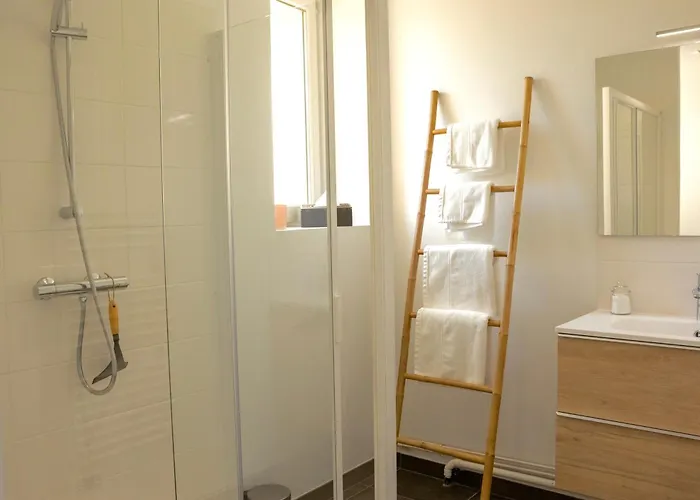 Villa Du Soleil Dans La Ruelle - Les Hirondelles