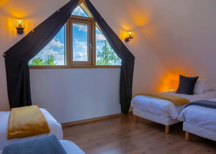 Du Soleil Dans La Ruelle - Les Hirondelles Yvré-lʼÉvêque