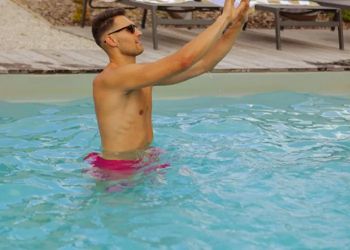 Villa Du Soleil Dans La Ruelle - Les Hirondelles *