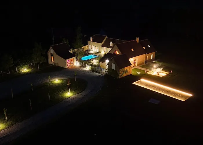 Du Soleil Dans La Ruelle - Les Hirondelles Yvré-lʼÉvêque