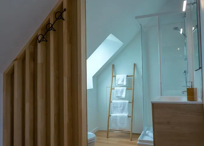 Du Soleil Dans La Ruelle - Les Hirondelles * Yvré-lʼÉvêque